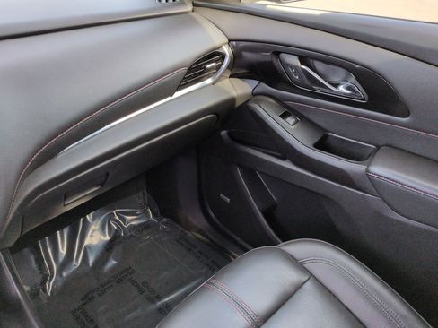 Used 2023 Chevrolet Traverse RS image 17