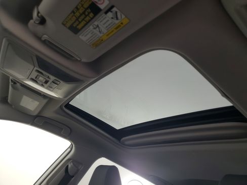 Used 2019 Toyota RAV4 XLE w/ Carpet Mat Package FWD image 30