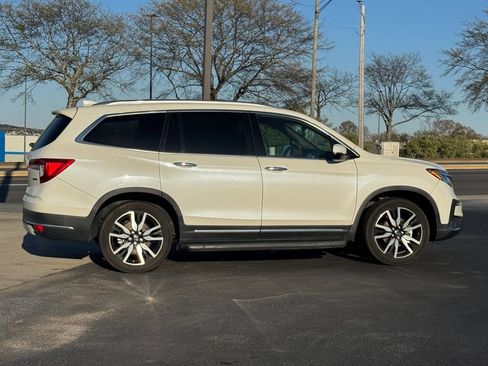 Used 2019 Honda Pilot Touring image 2