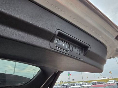 Used 2024 Ford Explorer XLT w/ Equipment Group 202A AWD/4WD image 12