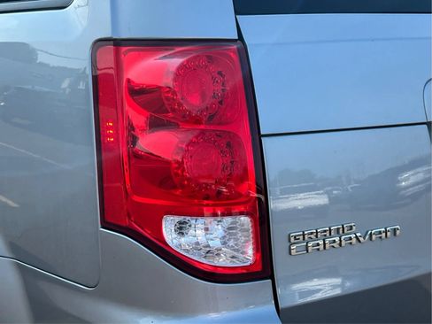 Used 2018 Dodge Grand Caravan SE w/ Power Convenience Group I FWD image 33