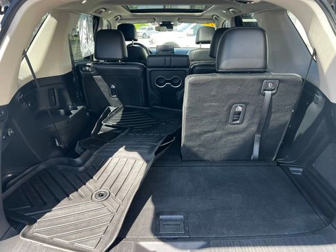 Used 2023 Honda Pilot Touring image 7
