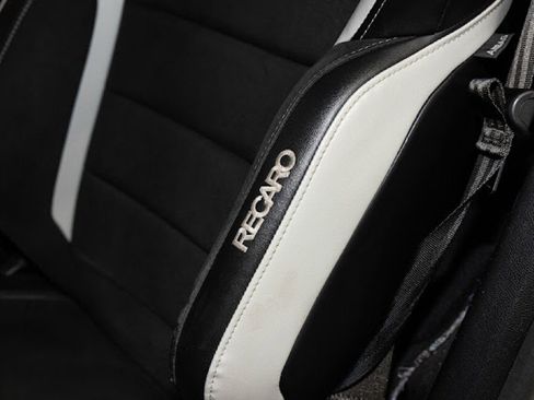 Used 2022 Ford Mustang Shelby GT500 w/ Carbon Fiber Track Pack image 34