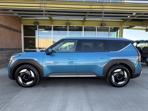 Used 2024 Kia EV9 Wind AWD/4WD image 7
