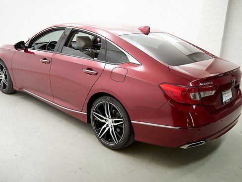 Used 2021 Honda Accord Touring image 8