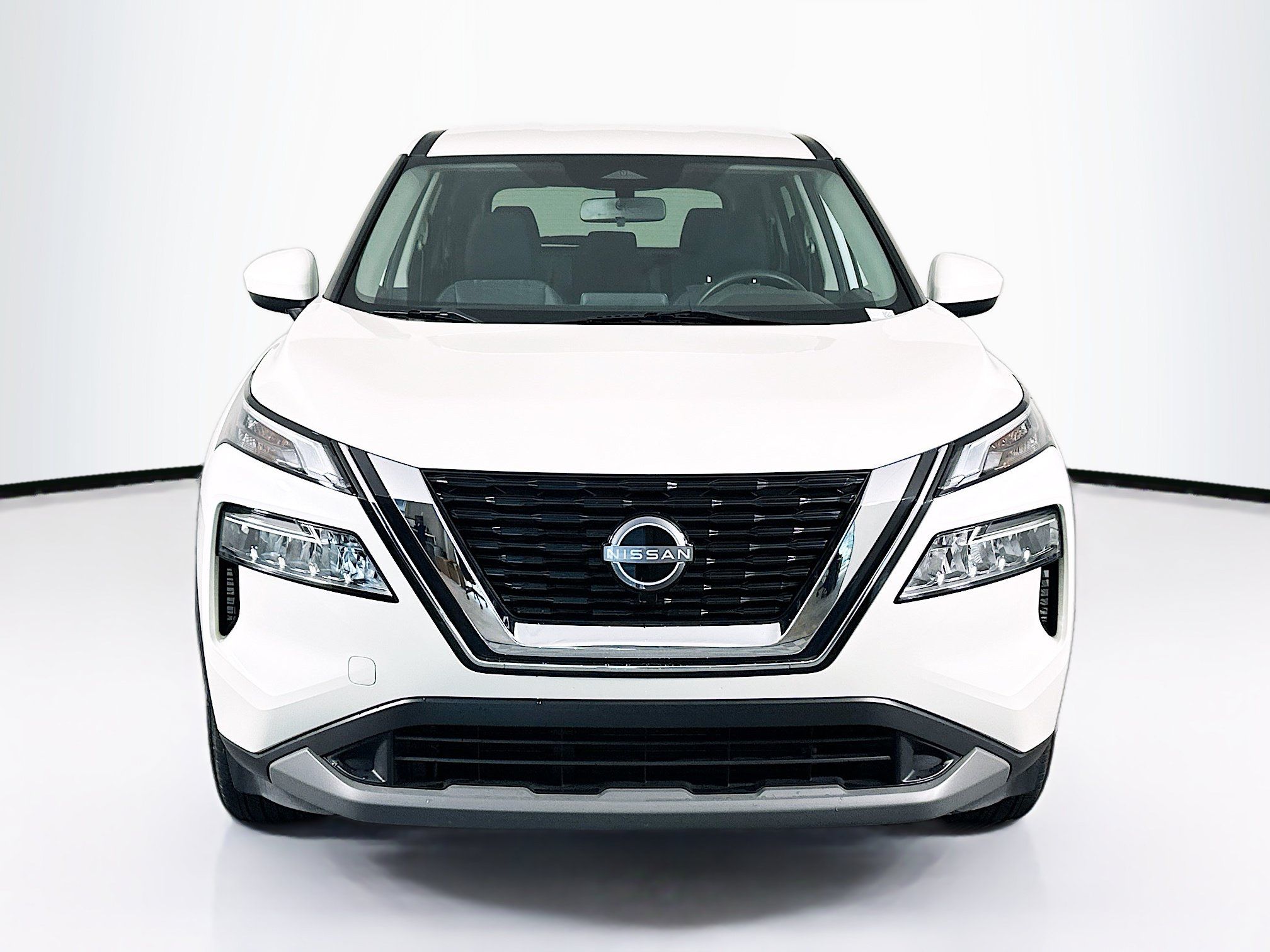 Used 2023 Nissan Rogue SV FWD image 2