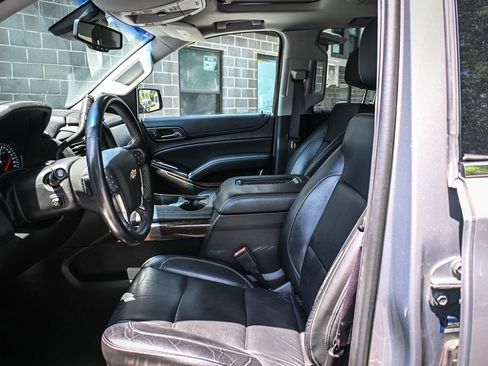Used 2017 Chevrolet Tahoe LT w/ LT Signature Package AWD/4WD image 8