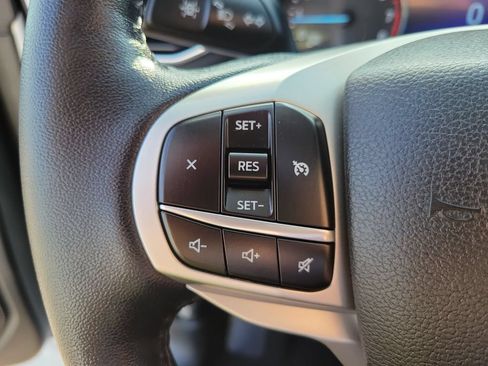 Used 2021 Ford Explorer XLT w/ Equipment Group 202A AWD/4WD image 25