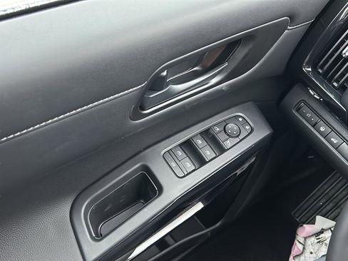 New 2026 Nissan Pathfinder SV AWD/4WD image 17