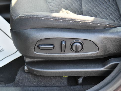 Used 2020 Chevrolet Equinox LT image 16