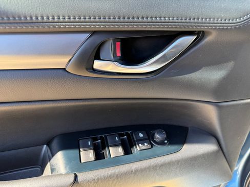 Used 2018 MAZDA CX-5 Touring image 12