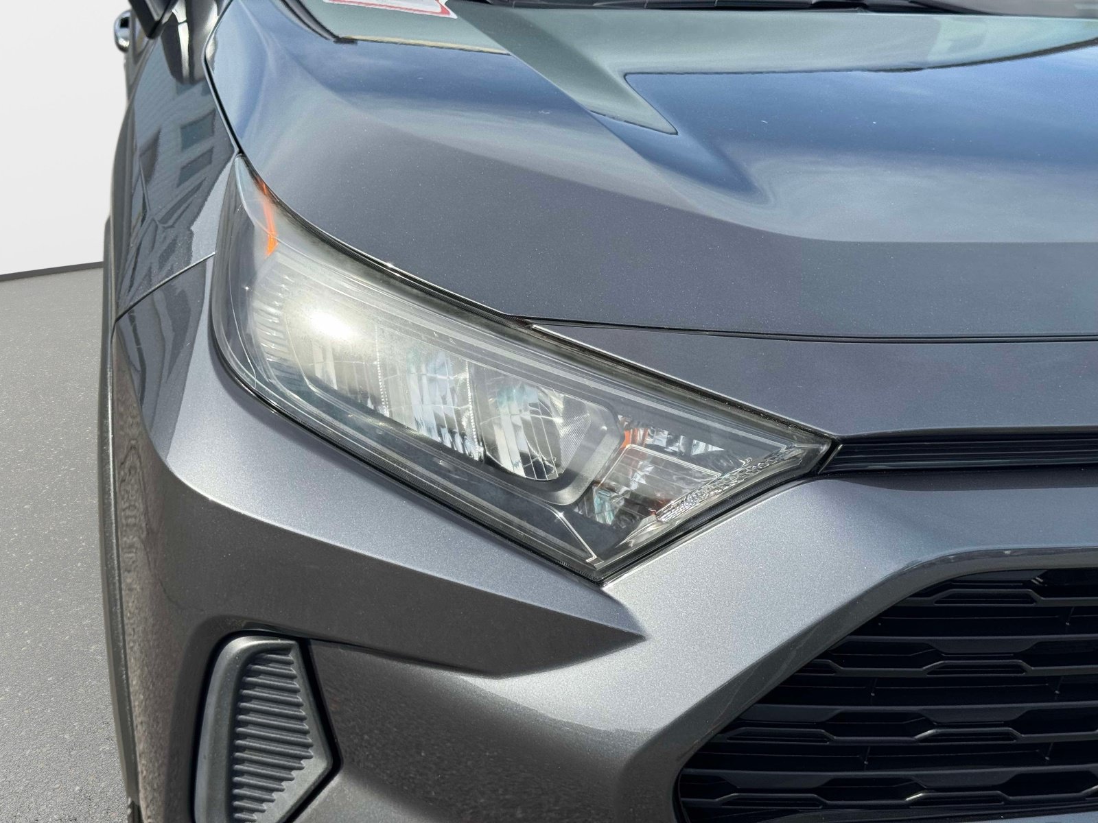 Used 2020 Toyota RAV4 LE w/ All Weather Liner Package AWD/4WD image 8