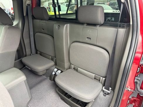 Used 2020 Nissan Frontier S image 17