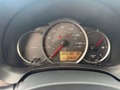 Used 2013 Toyota Yaris LE image 18