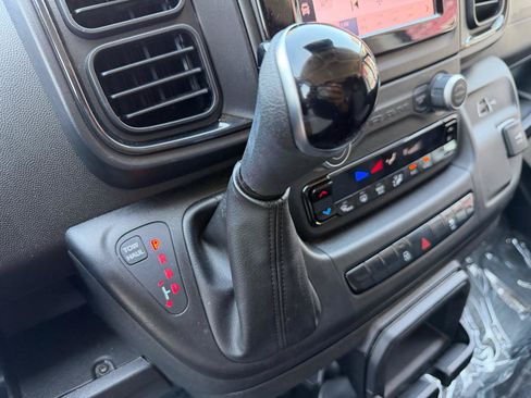 Used 2025 RAM ProMaster 2500 w/ U-Haul Equipment Group FWD image 23