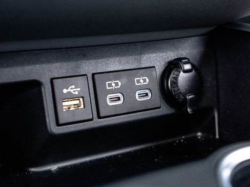 Used 2025 Toyota Highlander XLE AWD/4WD image 22