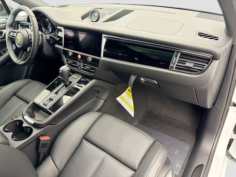 Used 2026 Porsche Macan AWD/4WD image 20