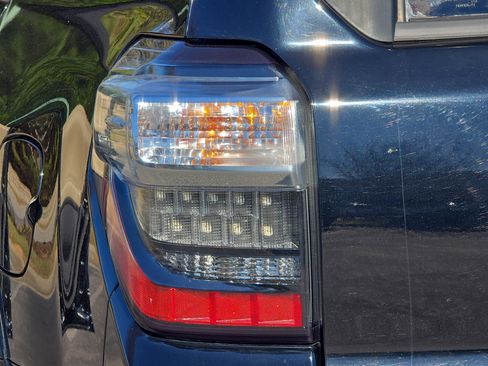 Used 2014 Toyota 4Runner Limited image 29