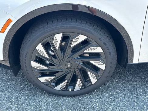 New 2026 Lincoln Nautilus Reserve AWD/4WD image 12