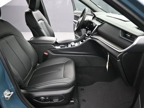 New 2026 Jeep Grand Cherokee L Limited AWD/4WD image 24