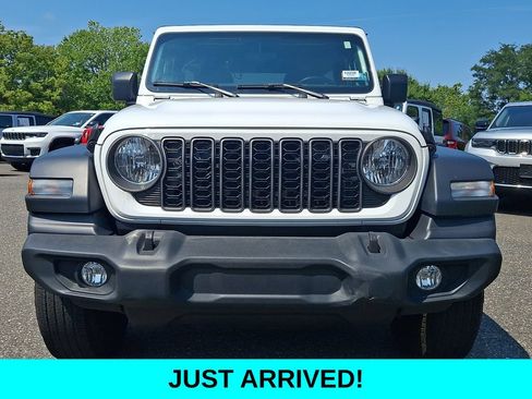 Used 2025 Jeep Wrangler Unlimited Sport AWD/4WD image 2