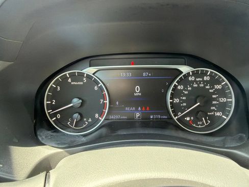 Used 2025 Nissan Altima 2.5 SV FWD image 25