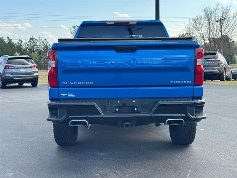 Used 2023 Chevrolet Silverado 1500 Custom Trail Boss w/ LPO, Dark Essentials Package image 4
