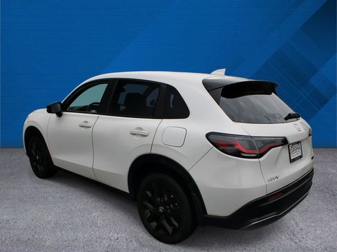 Used 2023 Honda HR-V Sport image 7