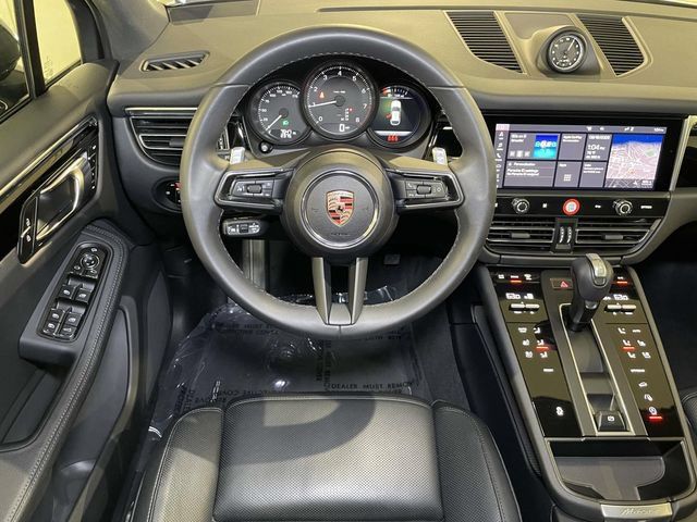 Certified 2025 Porsche Macan AWD/4WD image 24