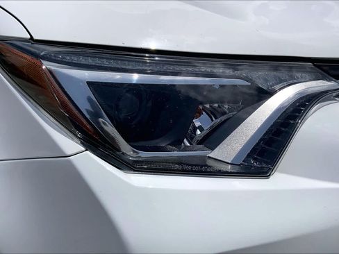 Used 2016 Toyota RAV4 LE FWD image 27