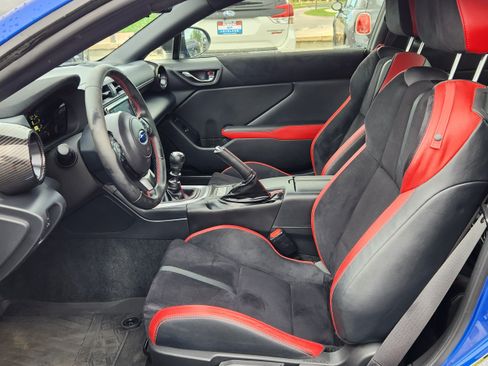 Used 2025 Subaru BRZ Limited RWD image 8