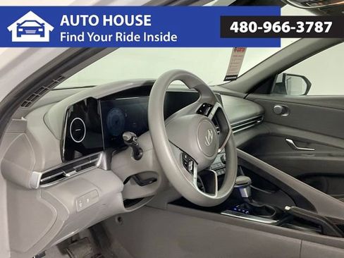 Used 2024 Hyundai Elantra SEL image 12