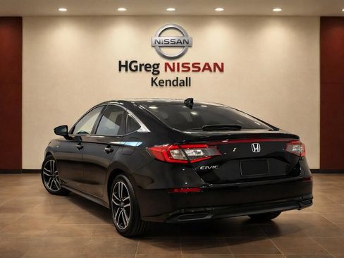 Used 2022 Honda Civic EX-L image 2