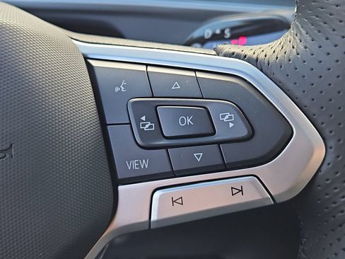 New 2026 Volkswagen Tiguan SE R-Line AWD/4WD image 19