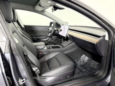 Used 2021 Tesla Model 3 Standard Range Plus image 43