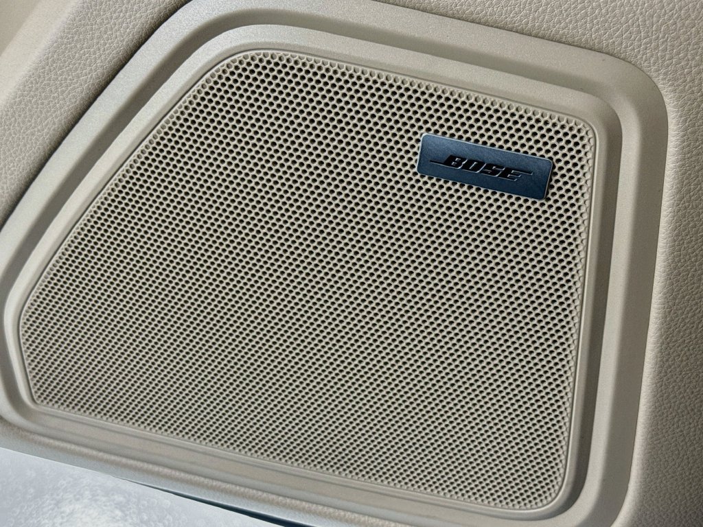 Certified 2026 Porsche Macan AWD/4WD image 12