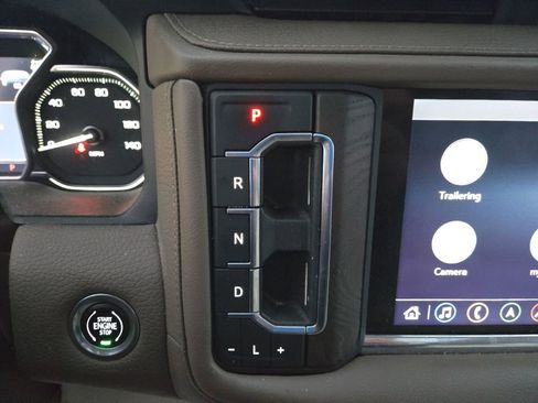 Used 2021 GMC Yukon Denali w/ Denali Premium Package image 22