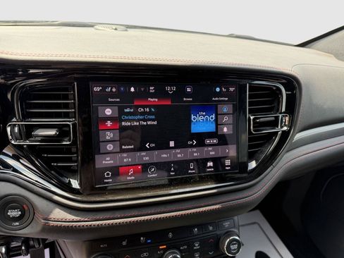 Used 2025 Dodge Durango GT AWD/4WD image 13
