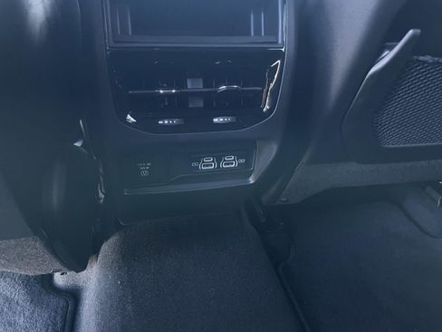 Used 2025 Jeep Grand Cherokee Altitude image 26