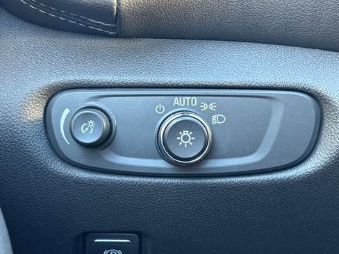 Used 2022 Chevrolet Blazer LT image 40