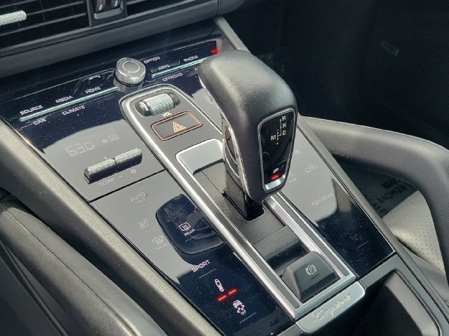 Used 2022 Porsche Cayenne S AWD/4WD image 36