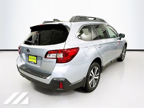 Used 2019 Subaru Outback 2.5i Limited w/ Popular Package #2 image 5