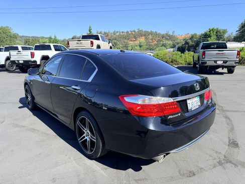 Used 2015 Honda Accord Touring image 8