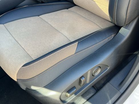 New 2026 Chevrolet Equinox ACTIV w/ Convenience Package III image 17