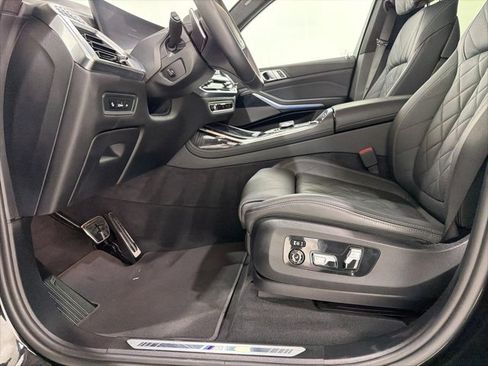Used 2025 BMW X7 xDrive40i w/ Executive Package image 14