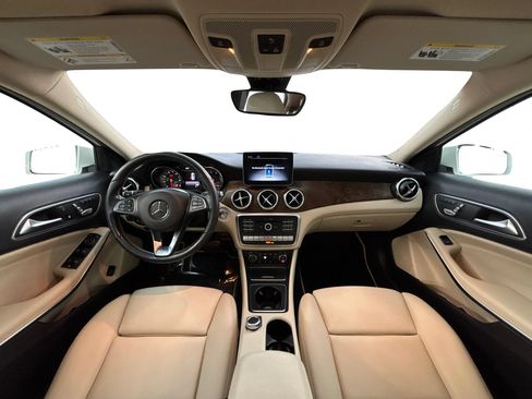 Used 2019 Mercedes-Benz GLA 250 4MATIC image 17