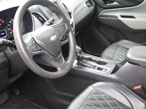 Used 2024 Chevrolet Equinox LS w/ Driver Confidence II Package FWD image 11