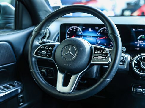 Used 2021 Mercedes-Benz GLB 250 image 19
