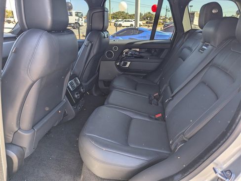 Used 2020 Land Rover Range Rover HSE image 11