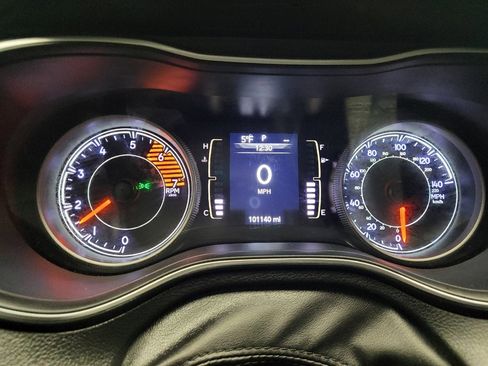 Used 2019 Jeep Cherokee Latitude Plus image 23